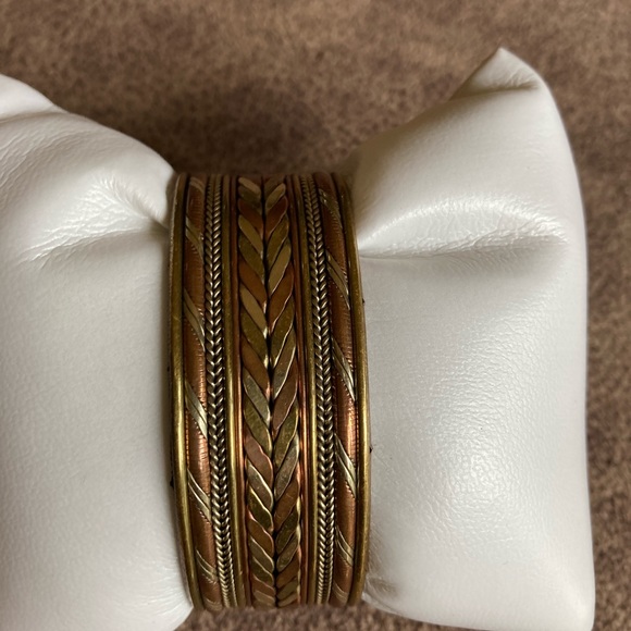 Copper handcrafted cuff - Picture 2 of 4